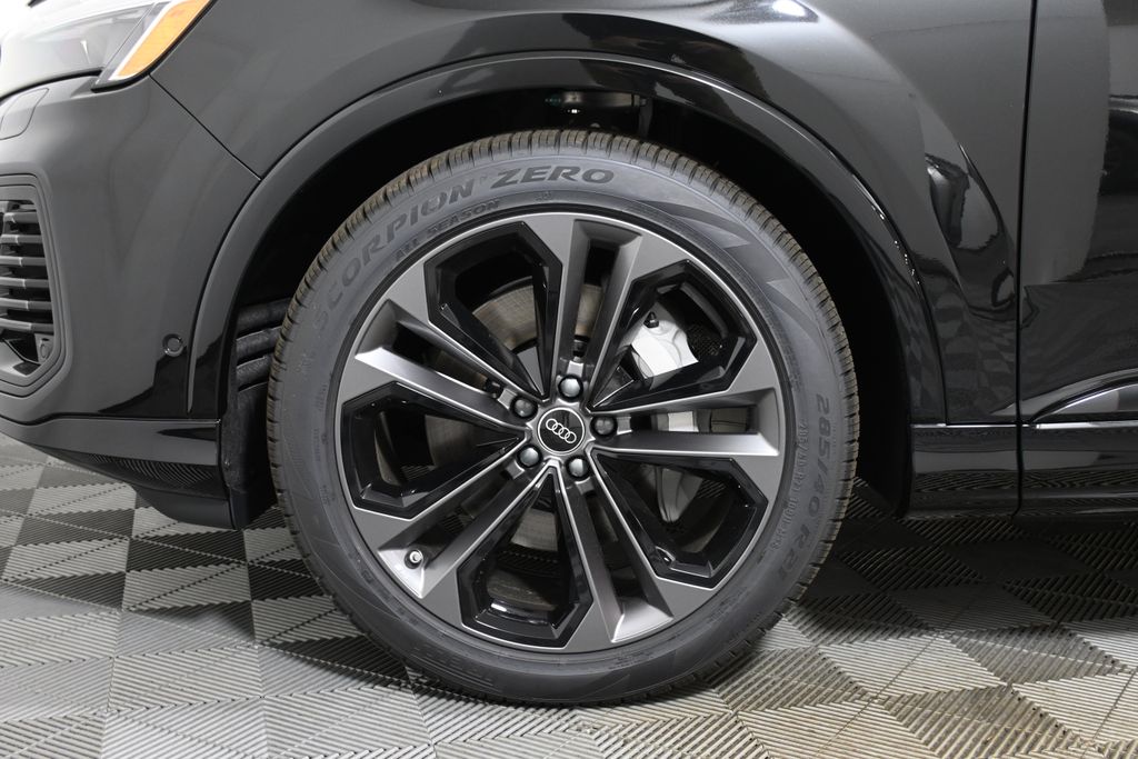 Thumbnail: 2026 Audi Q7 - 11