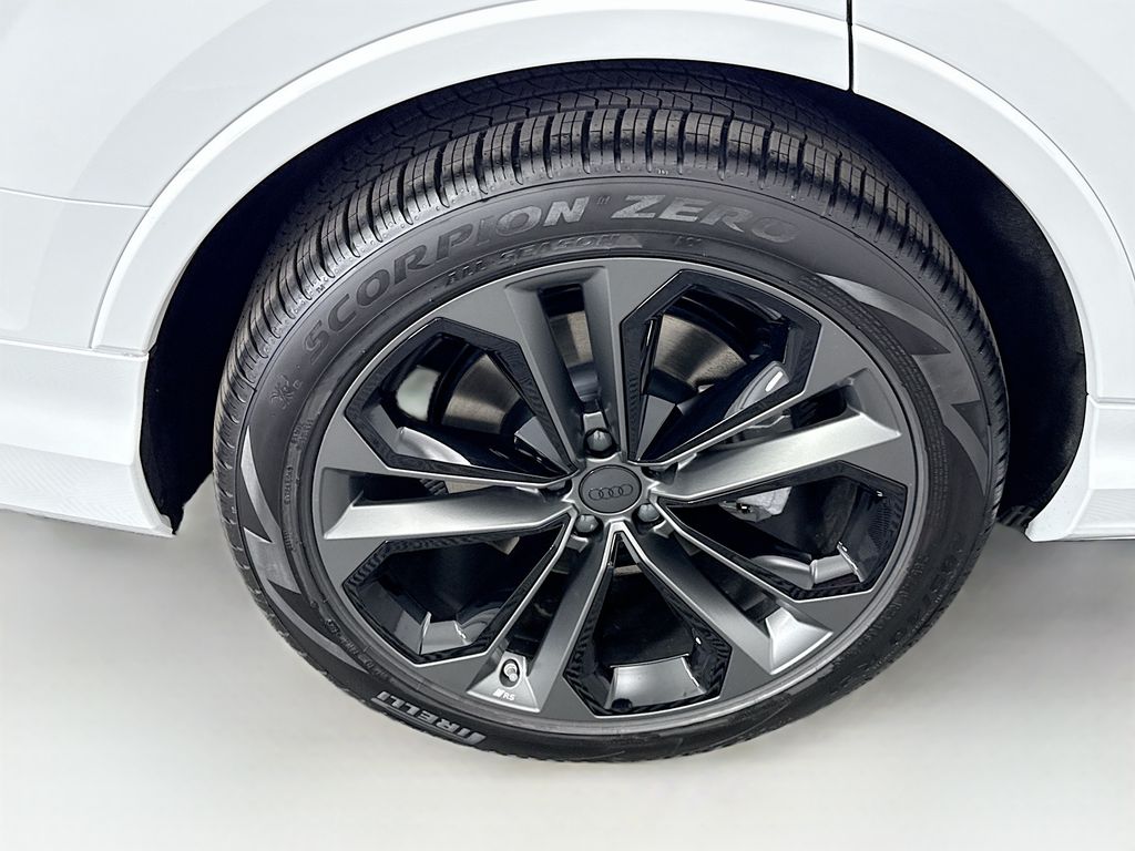 Thumbnail: 2026 Audi Q7 - 32