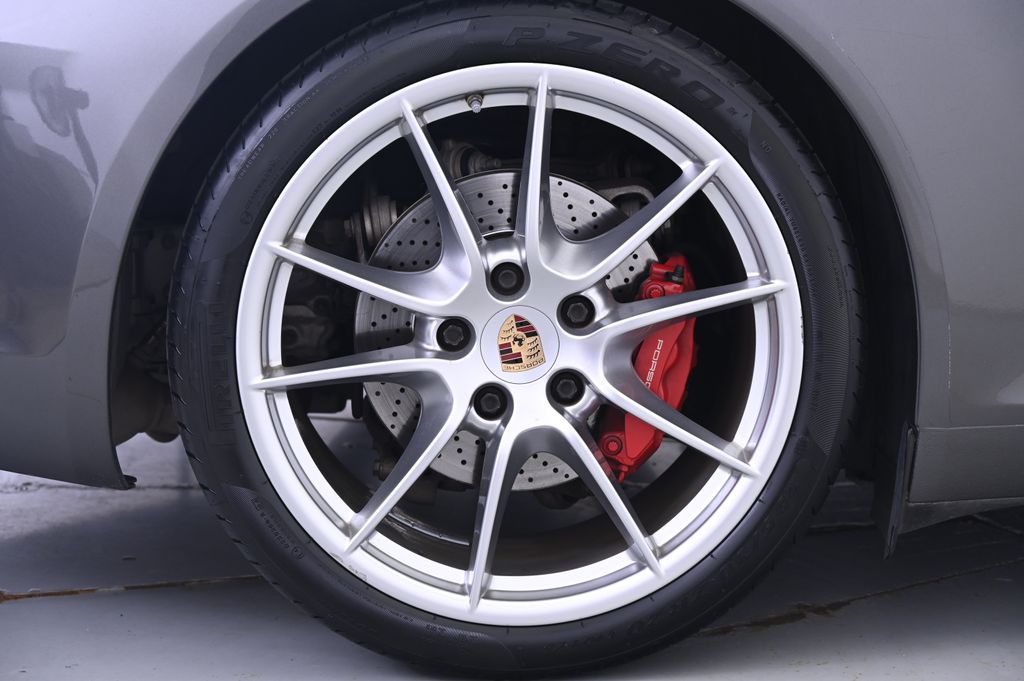 Thumbnail: 2013 Porsche 911 - 13