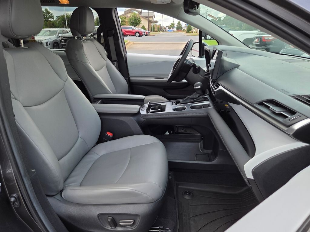 Used 2025 Toyota Sienna Van