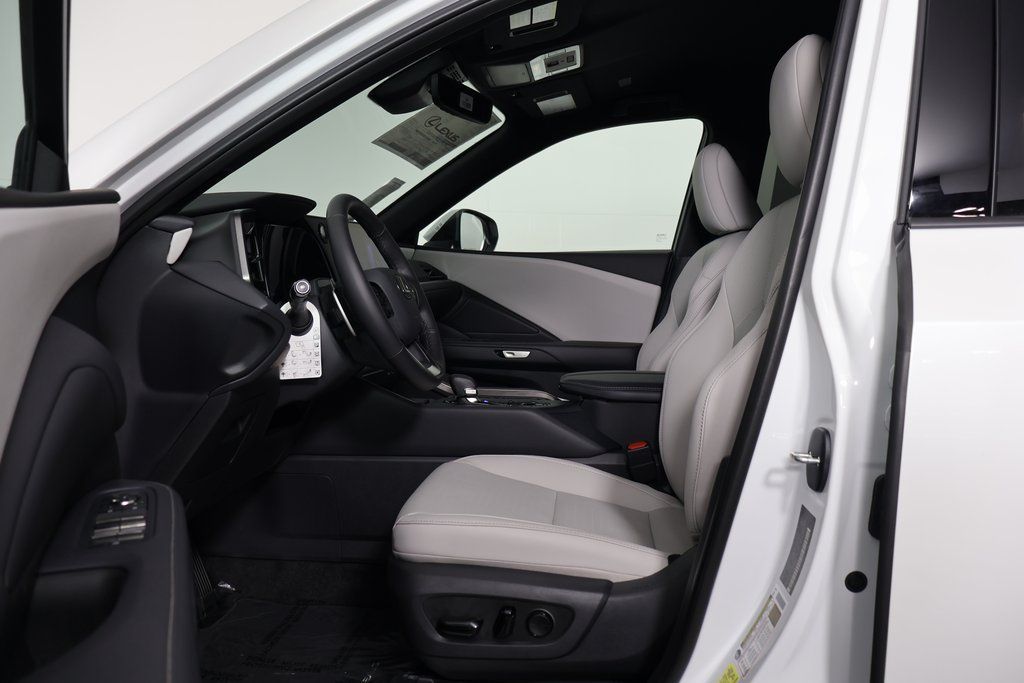 Thumbnail: 2026 Lexus TX - 5