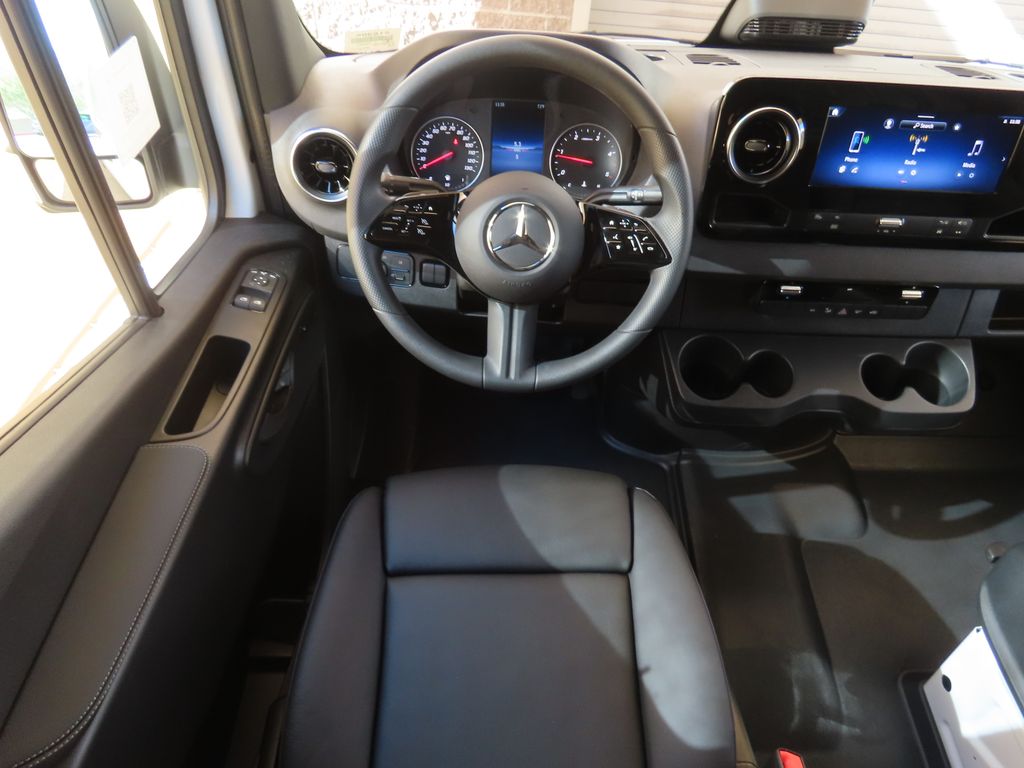 Thumbnail: 2026 Mercedes-Benz Sprinter - 10