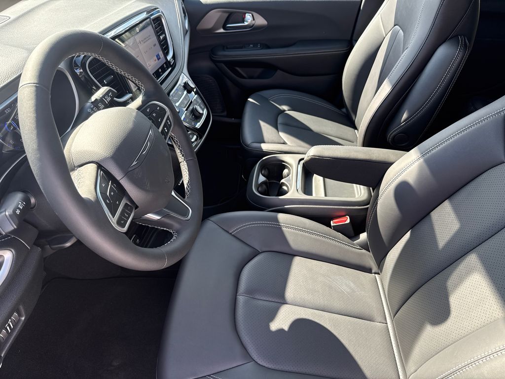New 2027 Chrysler Pacifica Van