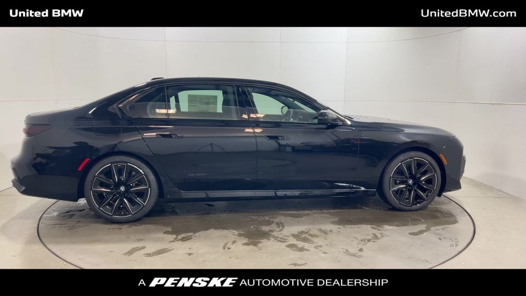 2025 BMW 7 Series 760i xDrive 9