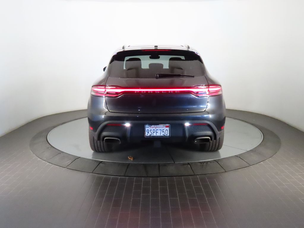 Thumbnail: 2025 Porsche Macan - 6