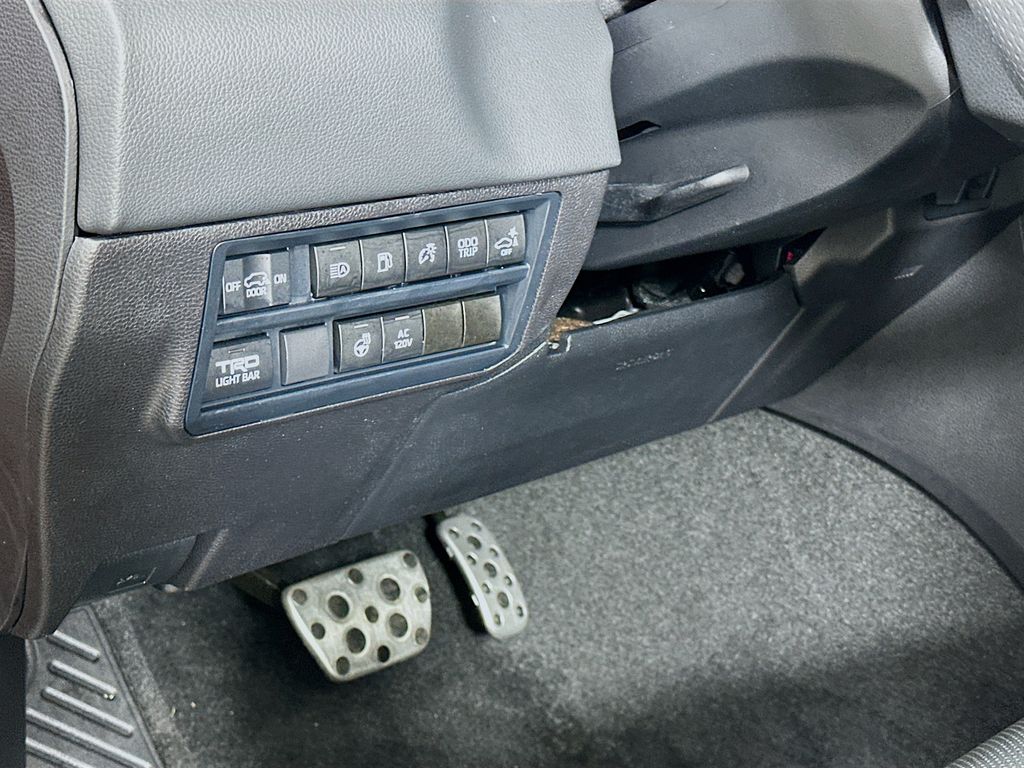 Thumbnail: 2024 Toyota Sequoia - 10