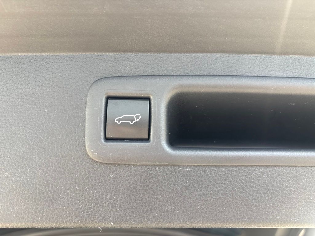Used 2025 Toyota Highlander SUV