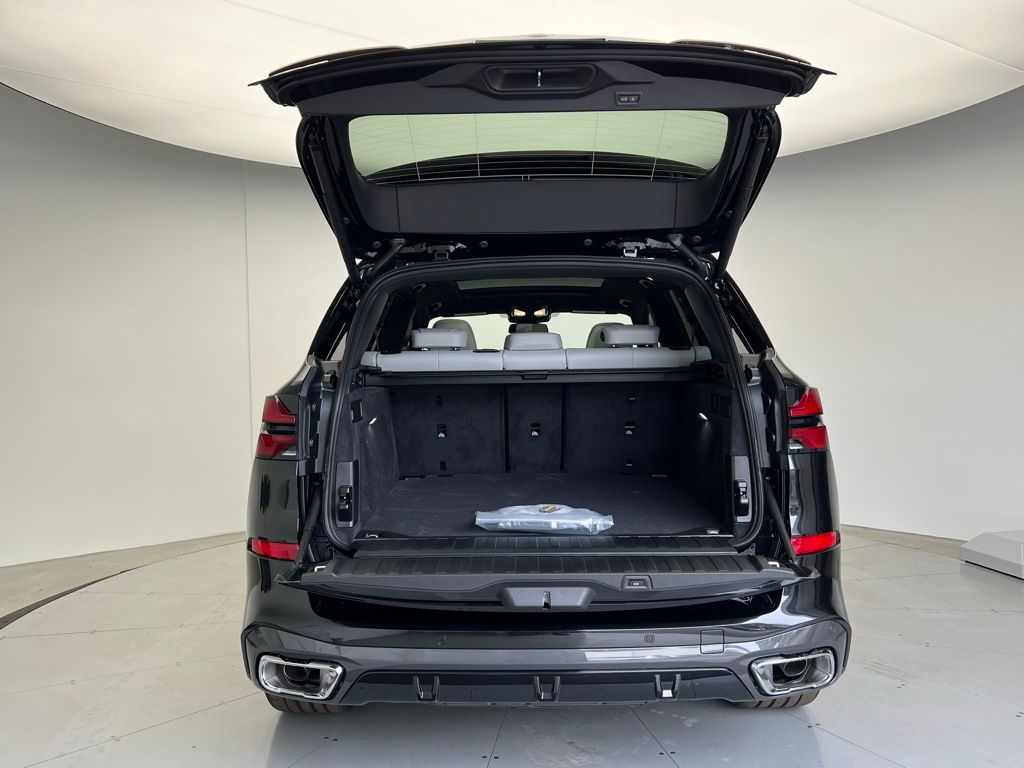 Thumbnail: 2026 BMW X5 - 5