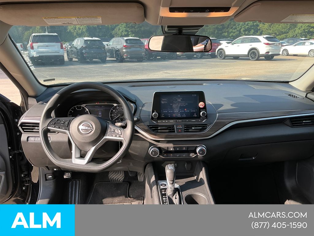 Used 2025 Black Nissan 2.5 SV image 15