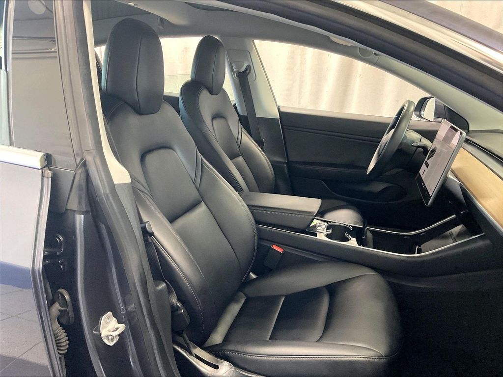 2018 Tesla Model 3 — photo 11