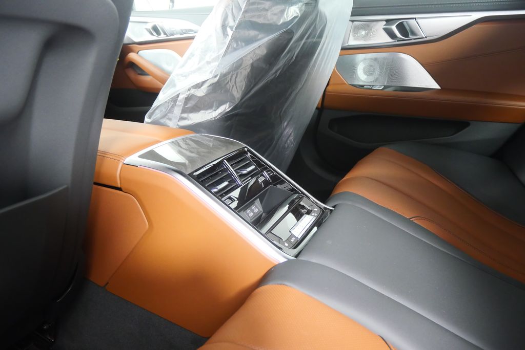 Thumbnail: 2026 BMW 8 Series - 20