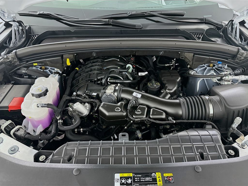 New 2025 White Jeep Overland image 18