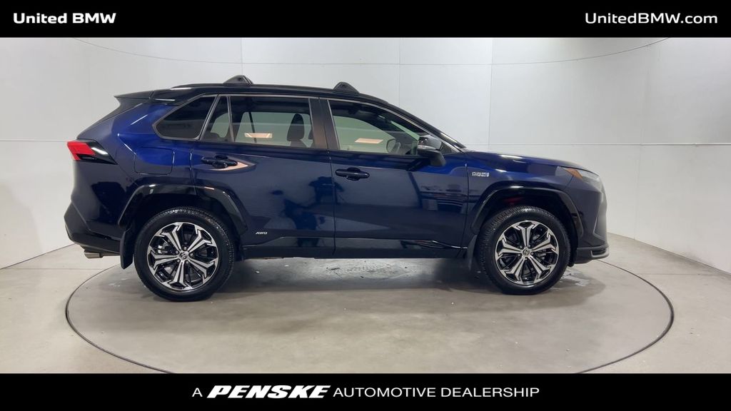 Thumbnail: 2022 Toyota RAV4 - 9