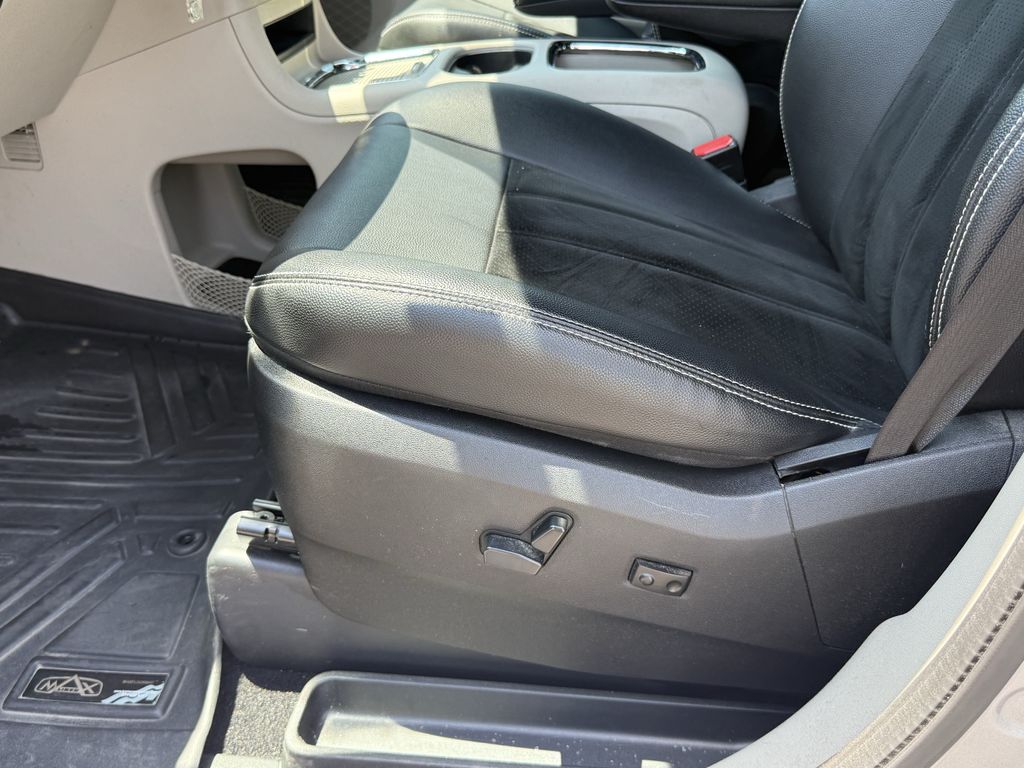 2016 Dodge Grand Caravan SXT Silver at Emmons Autoplex