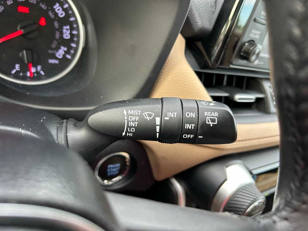 Thumbnail: 2021 Toyota RAV4 - 21