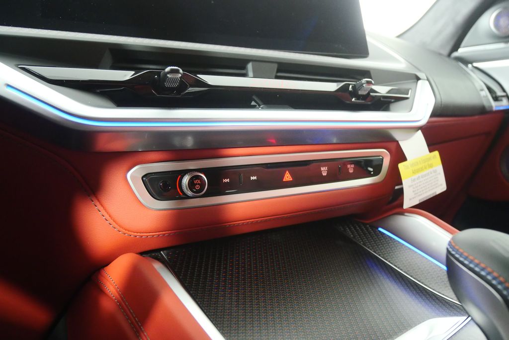 Thumbnail: 2026 BMW XM - 25