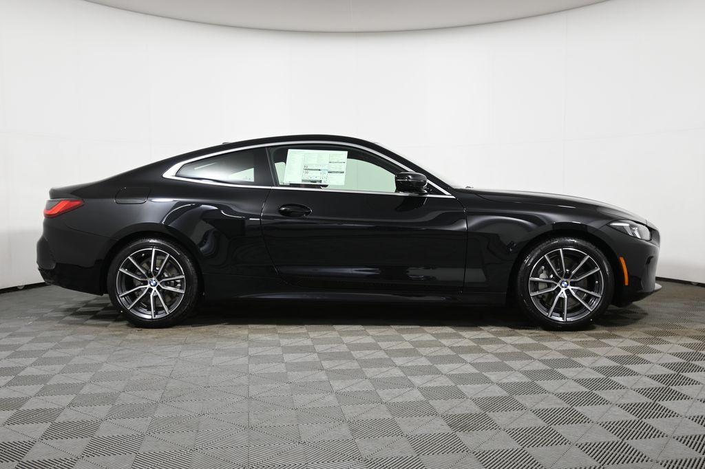 Thumbnail: 2026 BMW 4 Series - 8