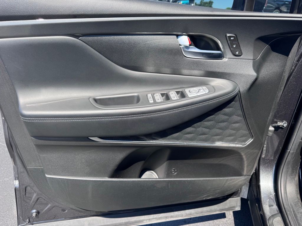 HyundaiSanta Fe23