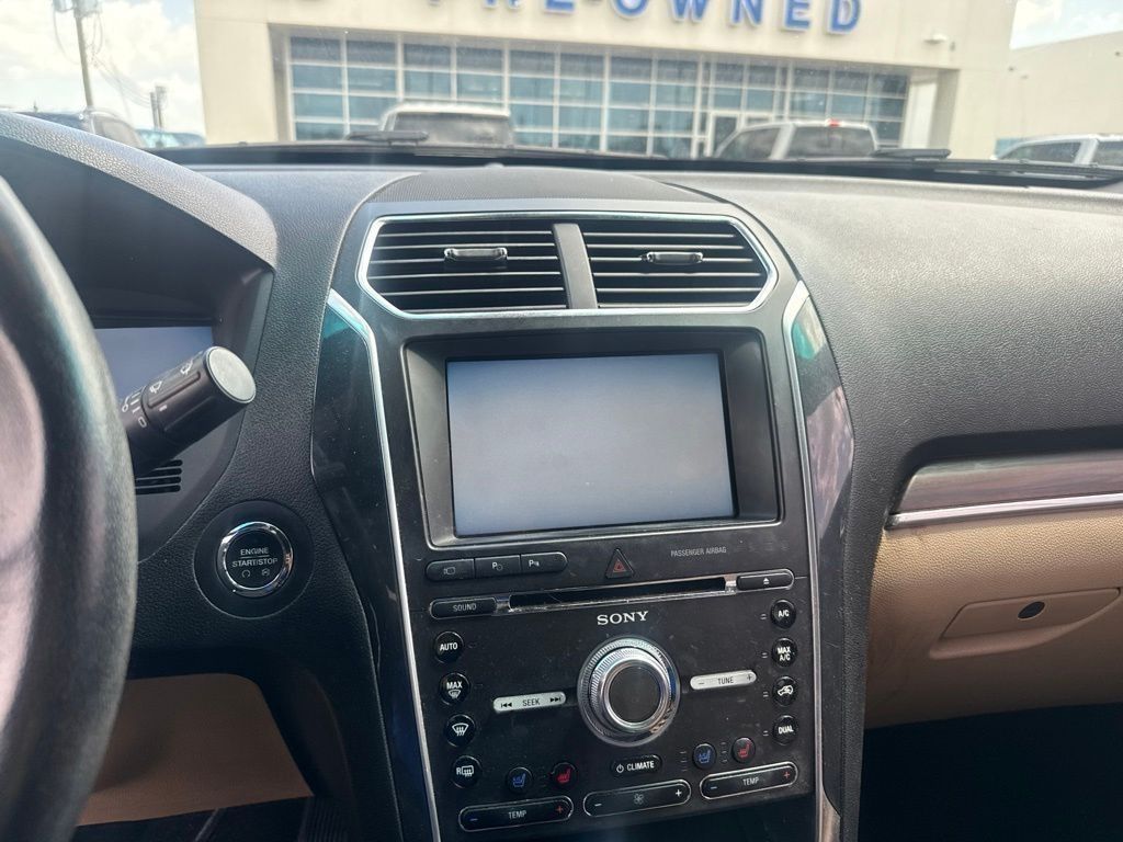 2016 Ford Explorer Limited White at Bravo Nissan