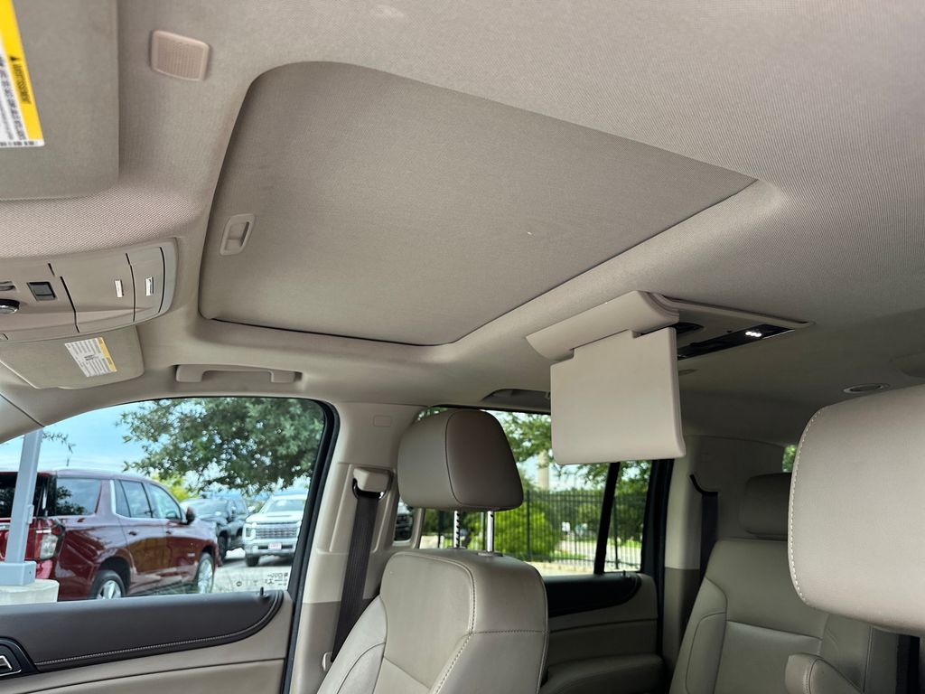 Used 2020 White GMC SLT image 28