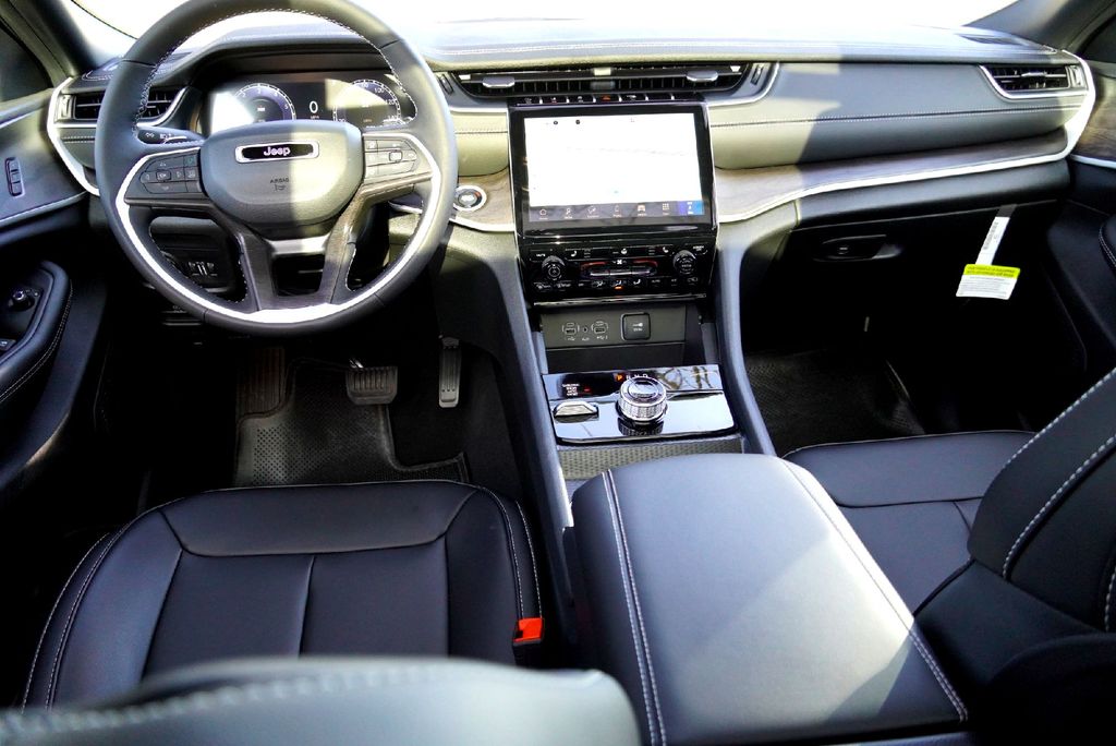 New Car 2025 Jeep Grand Cherokee L  Limited For Sale Under $50,000 In Taylor, Texas