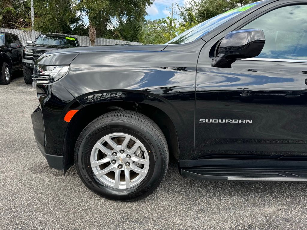 2023 Chevrolet Suburban LT 11