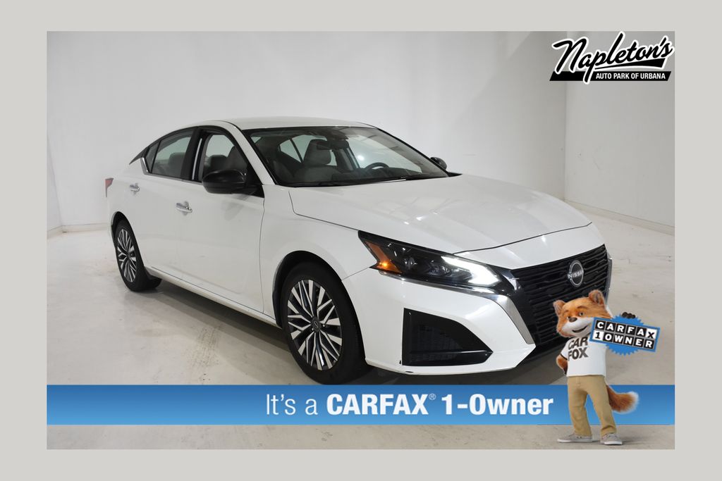 Pearl White Tricoat 2025 Nissan Altima Sedan Front-Wheel Drive Continuously Variable Transmission