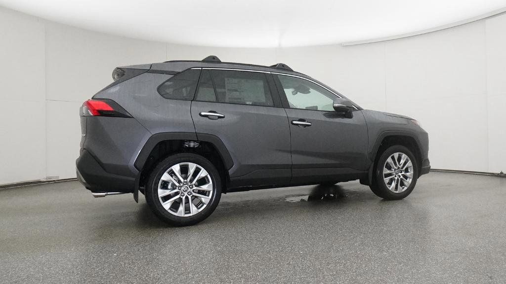 Thumbnail: 2025 Toyota RAV4 - 31