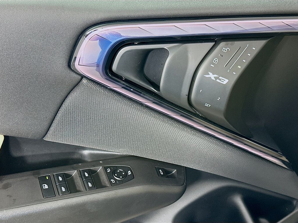 Thumbnail: 2025 BMW X3 - 17