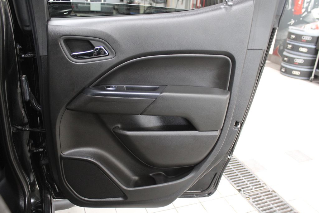 Thumbnail: 2021 Chevrolet Colorado - 27