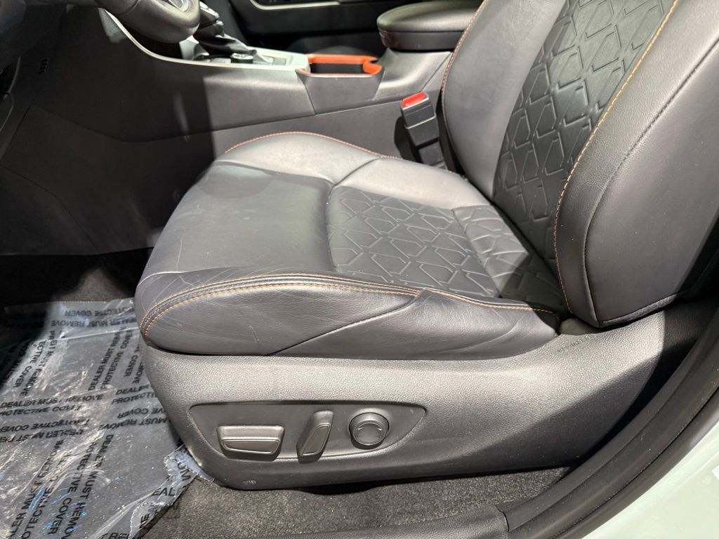 Thumbnail: 2020 Toyota RAV4 - 14