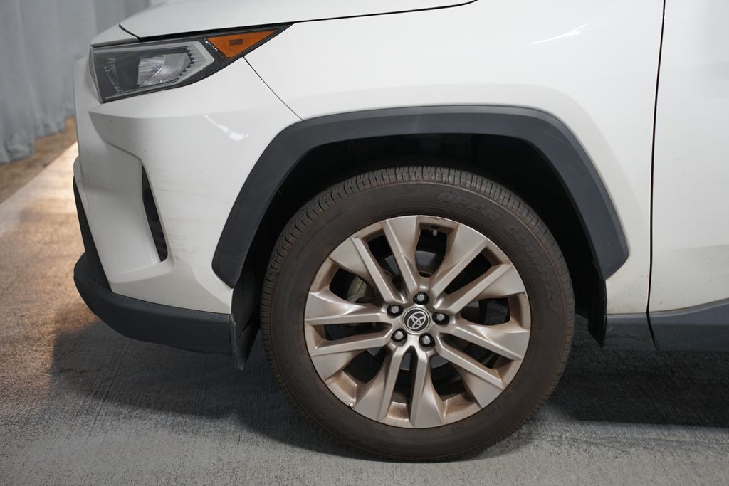 2020 Toyota RAV4 XLE Premium 5