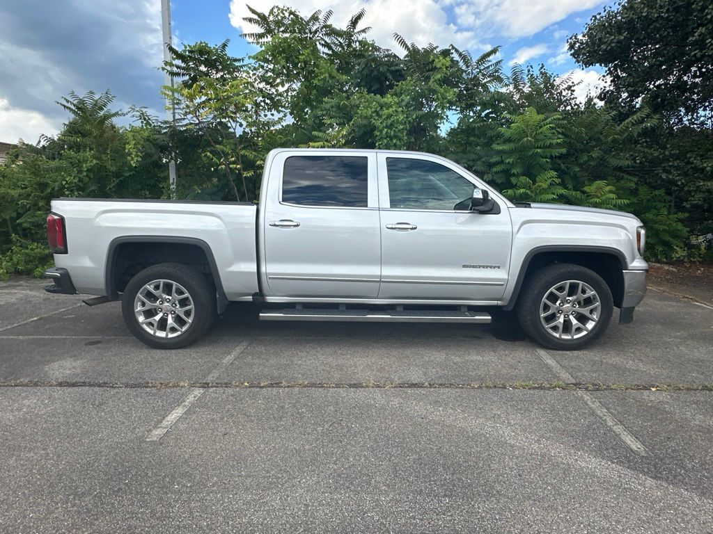 Used 2016 Silver GMC SLT image 2