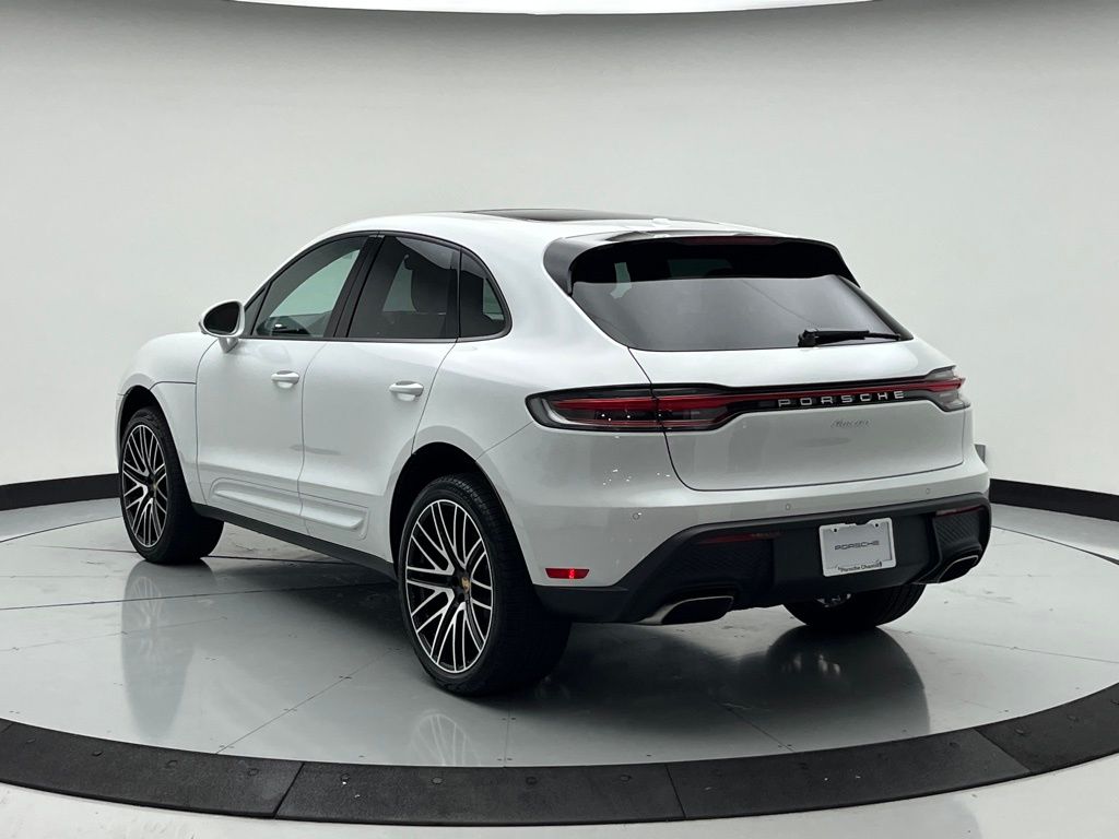 Thumbnail: 2026 Porsche Macan - 3