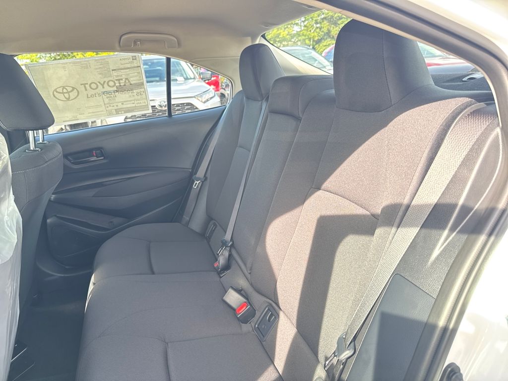 2025 Toyota Corolla LE photo 13