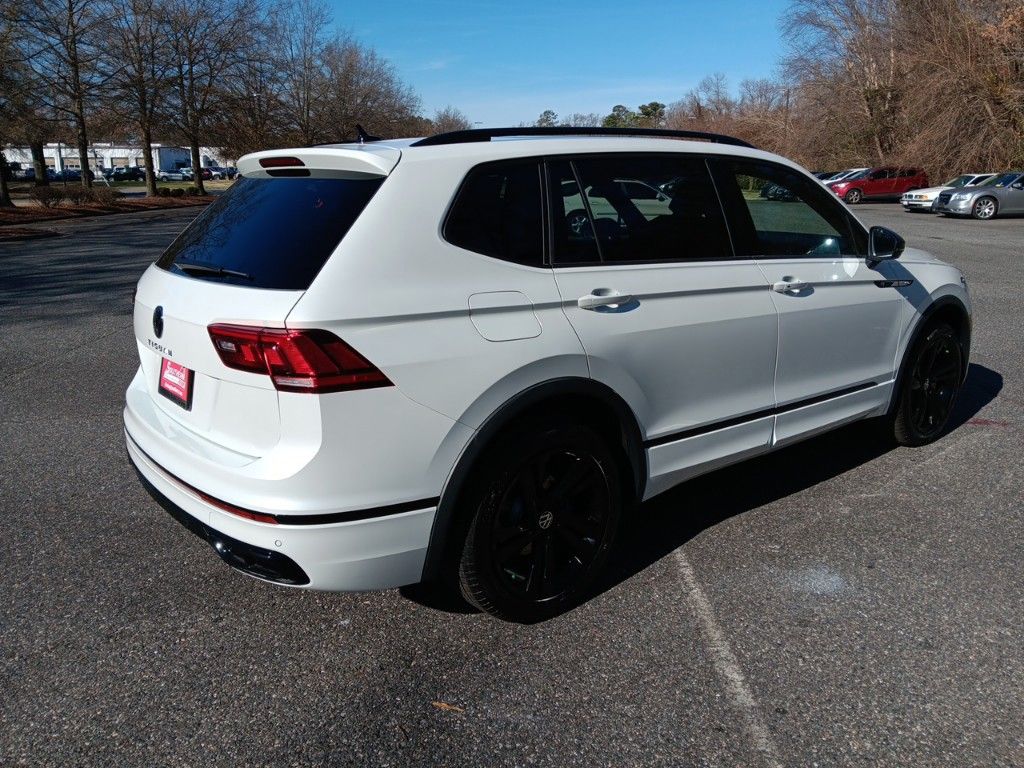 2024 Volkswagen Tiguan 2.0T SE R-Line Black 5