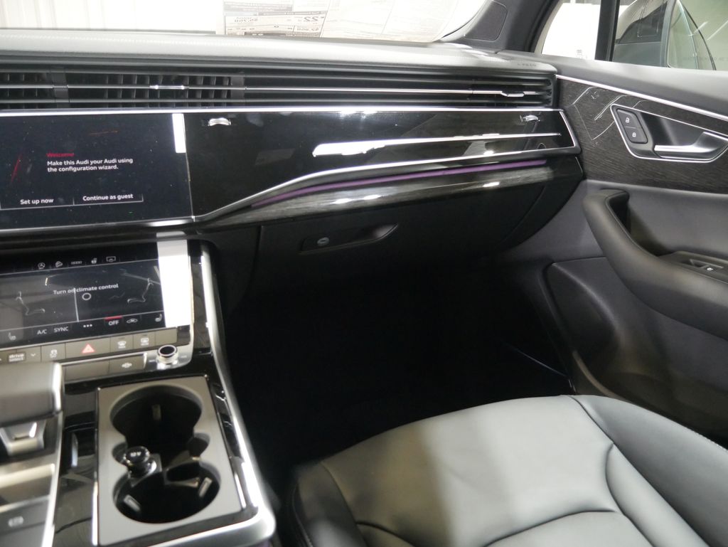 Thumbnail: 2026 Audi Q7 - 30