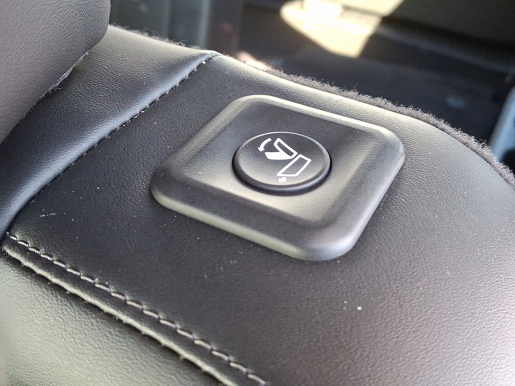 Thumbnail: 2024 Kia Sorento - 11