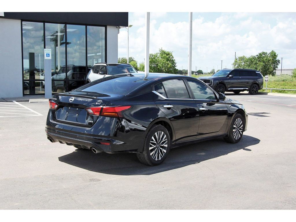 2024 Nissan Altima 2.5 SV - 4