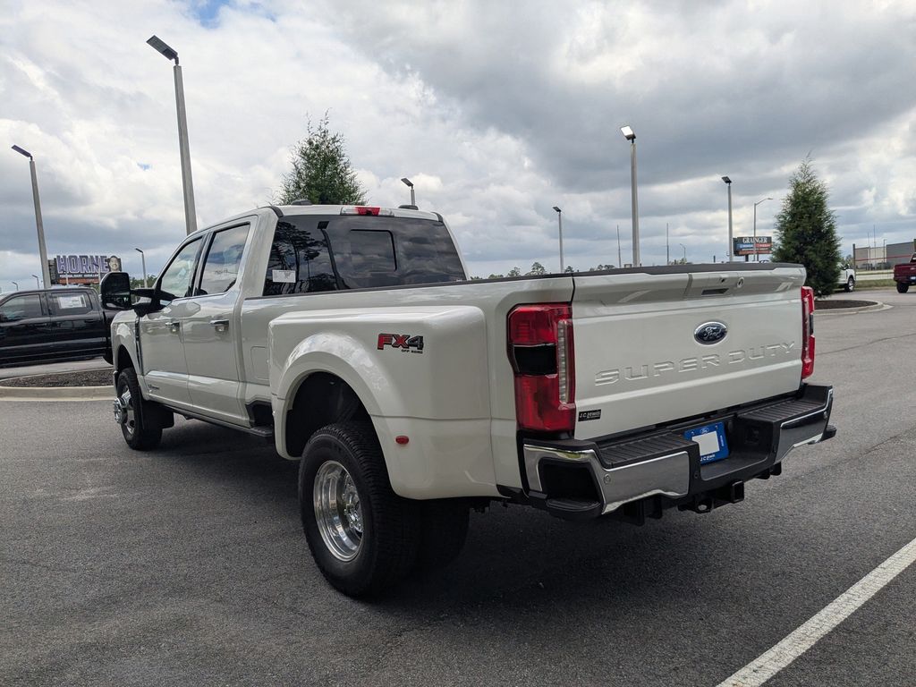 2026 Ford F-350 Super Duty LARIAT