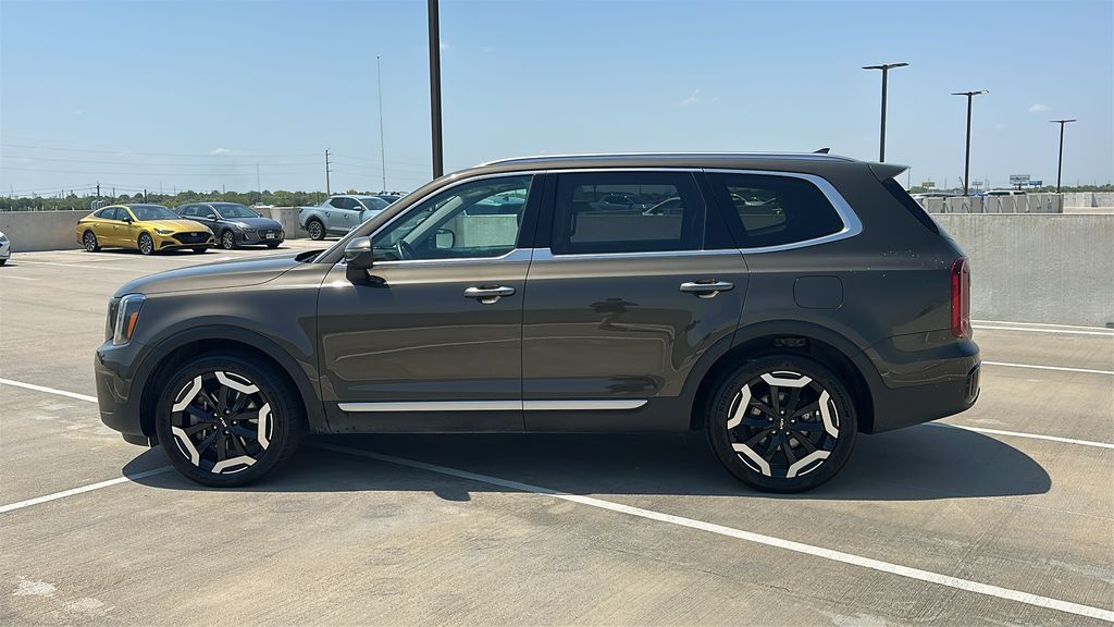 2025 Kia Telluride S Green at Baytown Hyundai