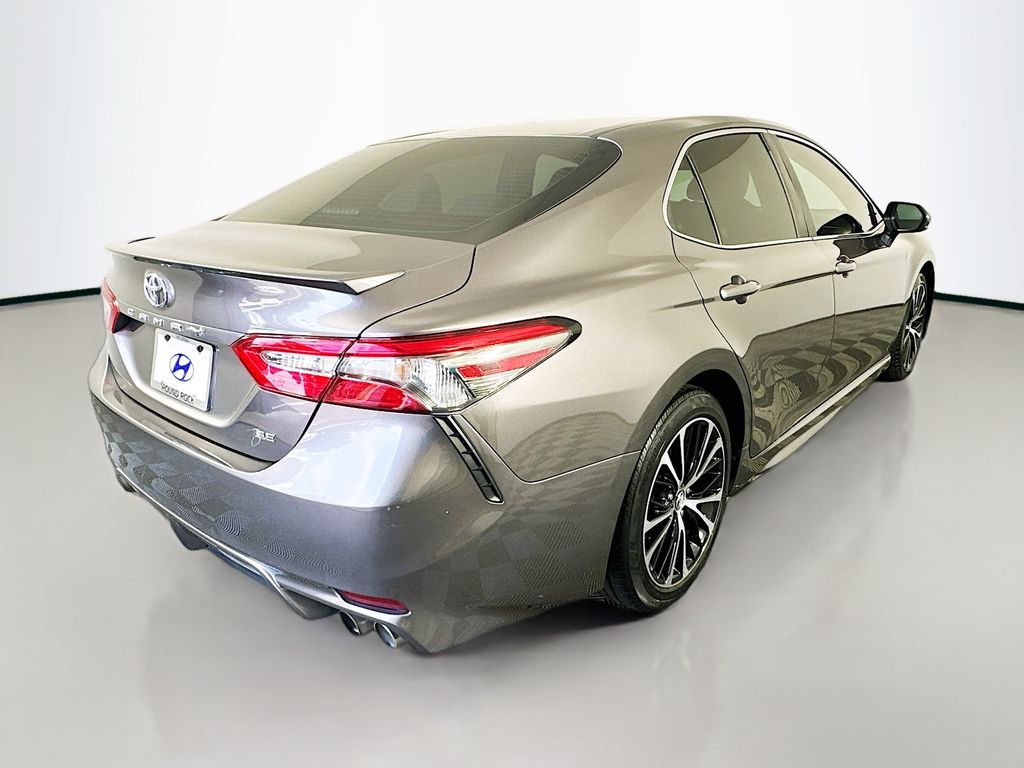 Thumbnail: 2018 Toyota Camry - 5