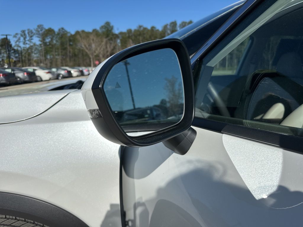 2024 Everest White Pearl Nissan Rogue SL FWD SUV