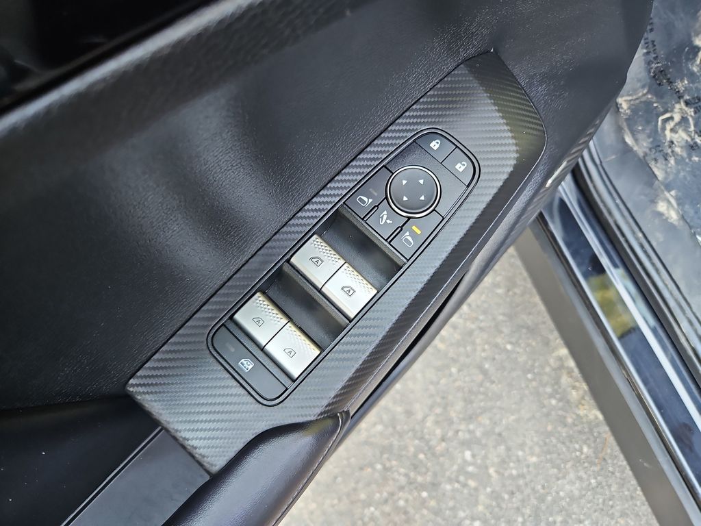 2025 Mitsubishi Outlander 26