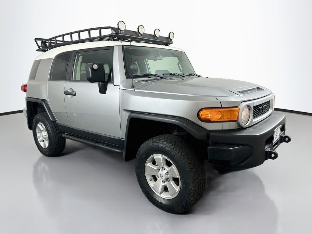 Thumbnail: 2010 Toyota FJ Cruiser - 3