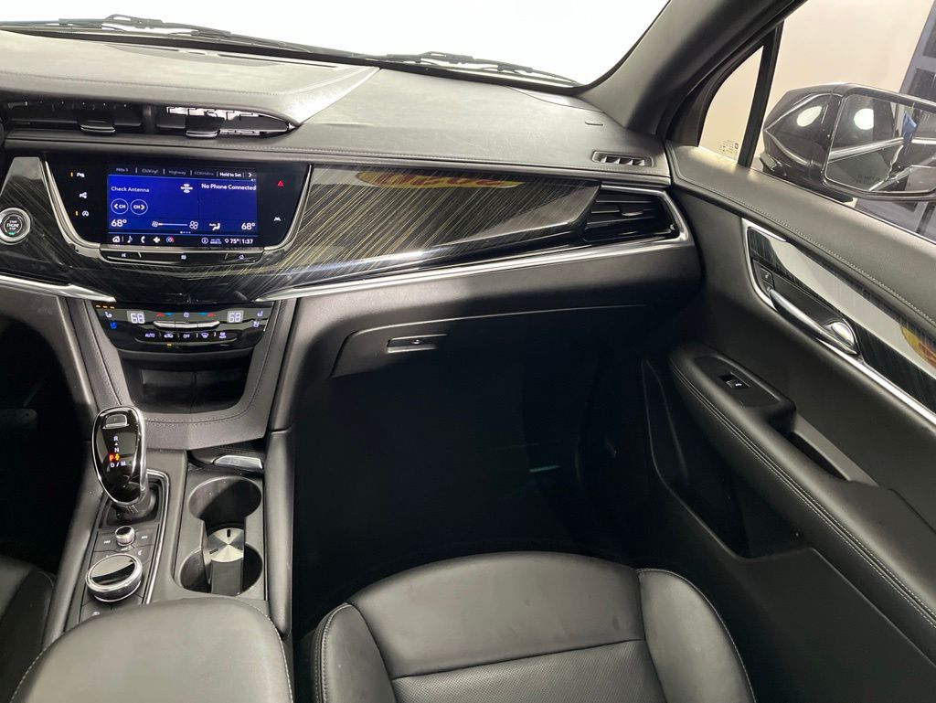 Thumbnail: 2020 Cadillac XT6 - 25