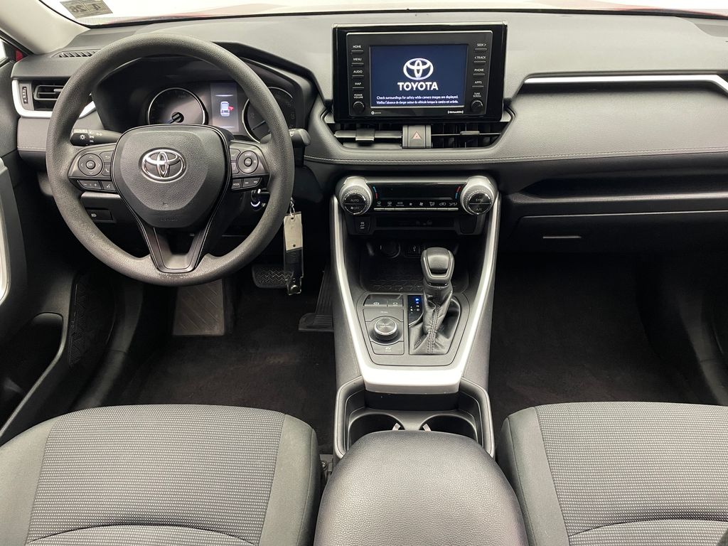 2021 Toyota RAV4 LE 18
