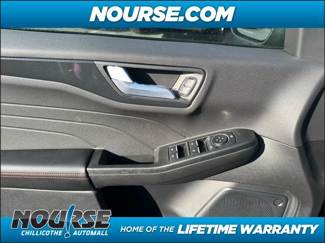 2025 Ford Escape Hybrid ST-Line photo