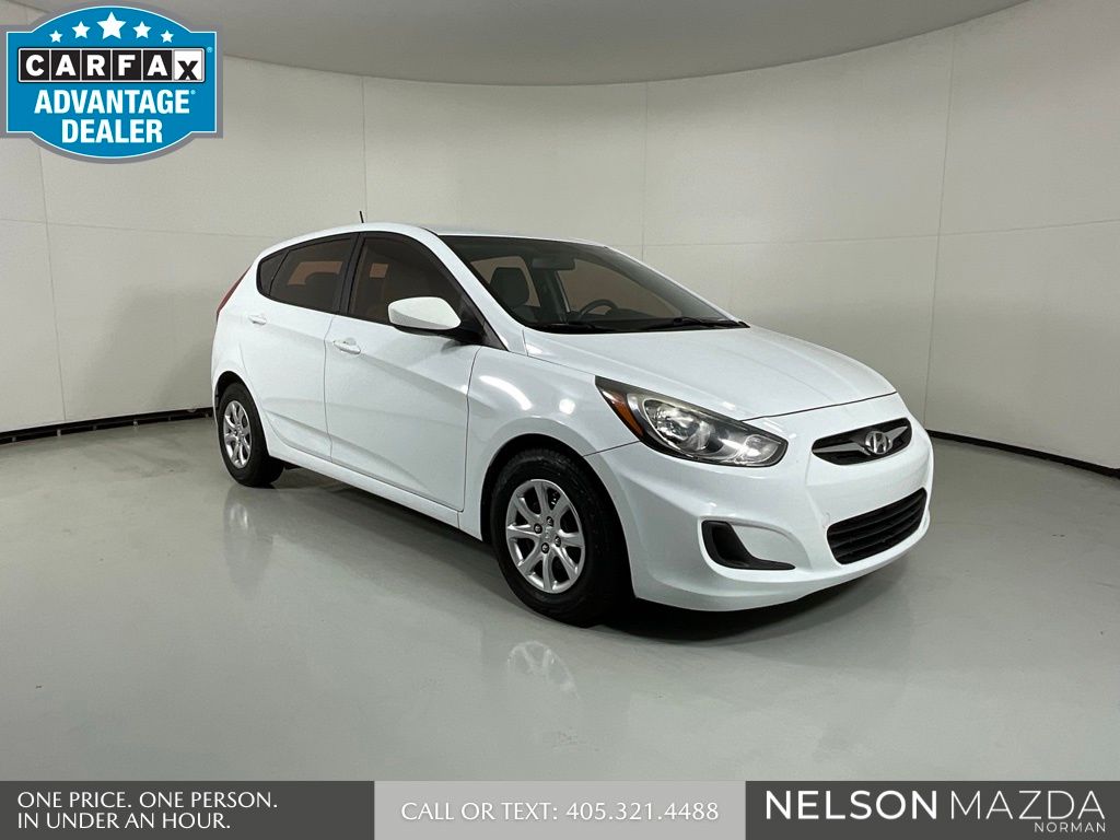 Century White 2014 Hyundai Accent GS 4-Door Hatchback FWD Hatchback Front-Wheel Drive 6-Speed Automatic Overdrive