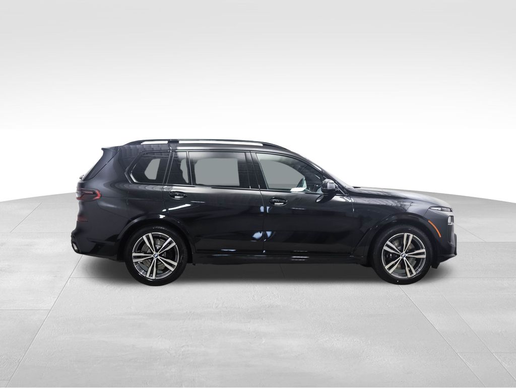 Thumbnail: 2026 BMW X7 - 6